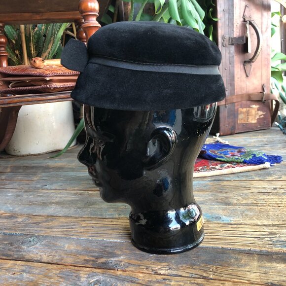 Vintage Black Velour Hat, Pillbox Hats For Fall Winter , Velvet Cloche Hat - Picture 4 of 9